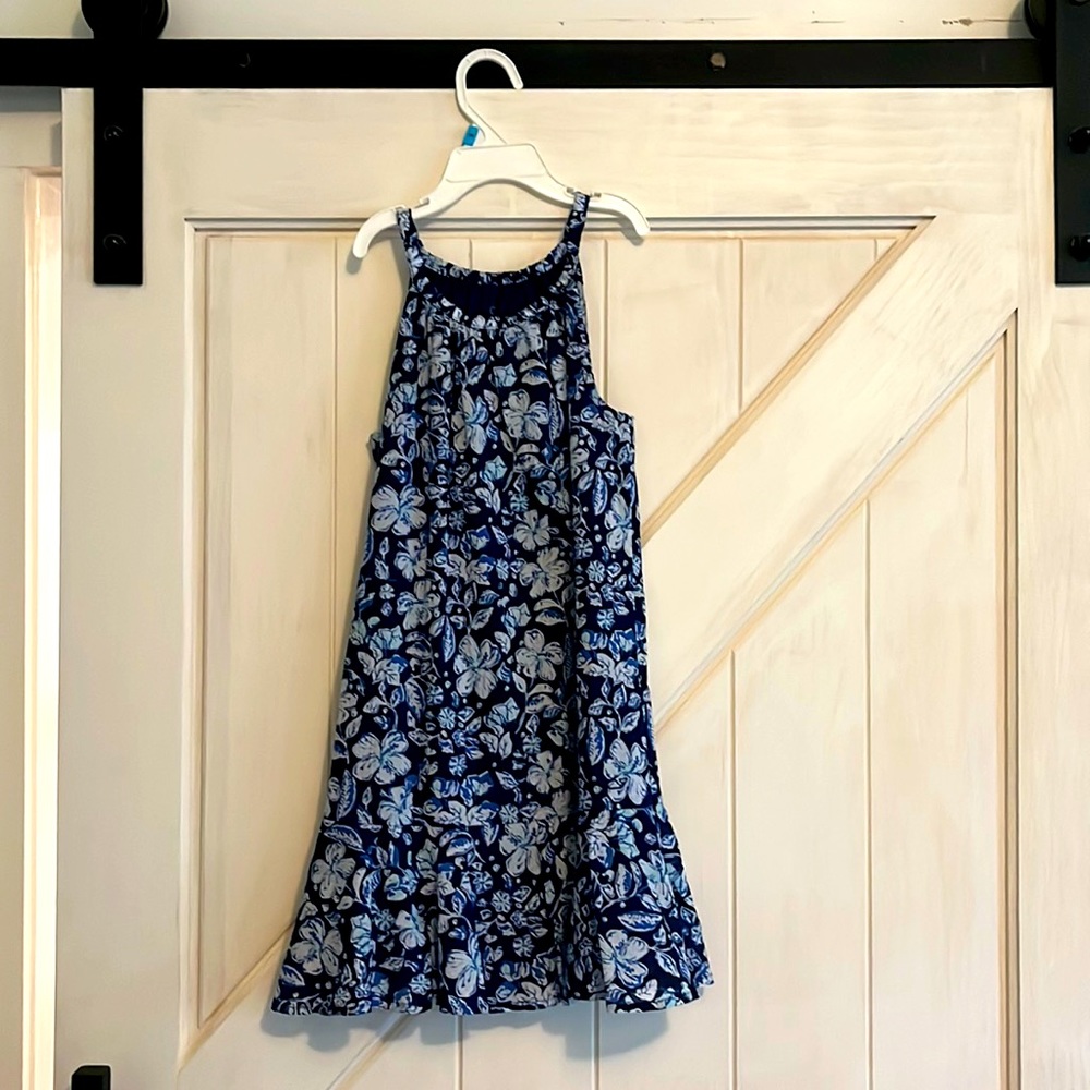 I have 2 of these cute Vineyard Vines girl dresses.Size small, first girls 7-8